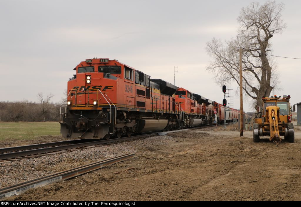 BNSF H Train 9246 East